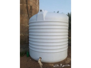 خزان مياه عشرة الاف لتر يصلح للمزارع والمشاريع او للغنم
